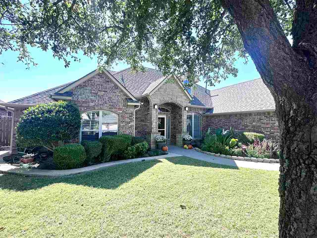 3707 NE Cypress Ln, Lawton, OK 73507