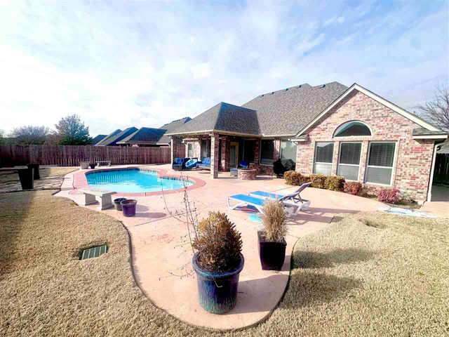 3707 NE Cypress Ln, Lawton, OK 73507