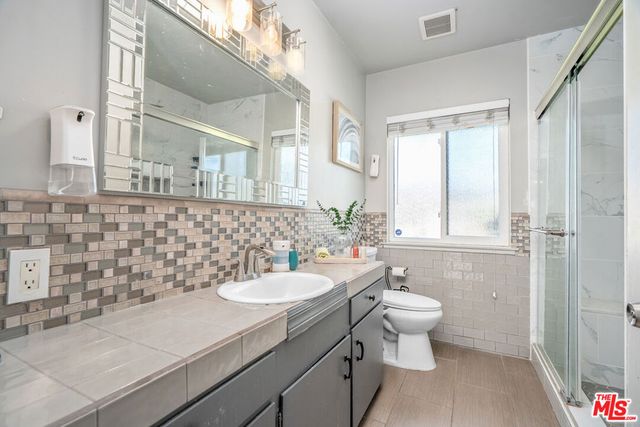16100 Londelius Street, Los Angeles, CA 91343