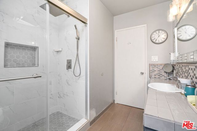 16100 Londelius Street, Los Angeles, CA 91343
