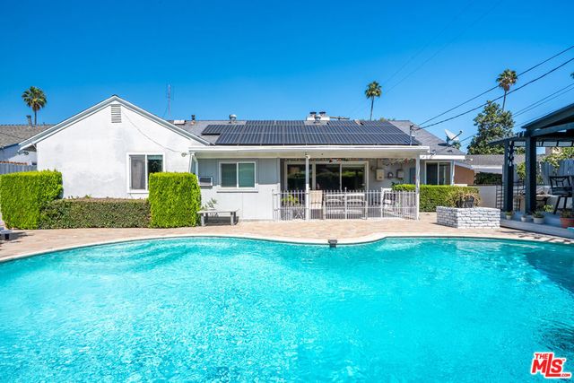 16100 Londelius Street, Los Angeles, CA 91343