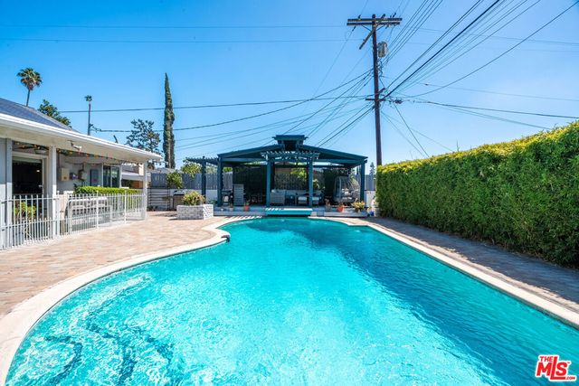 16100 Londelius Street, Los Angeles, CA 91343