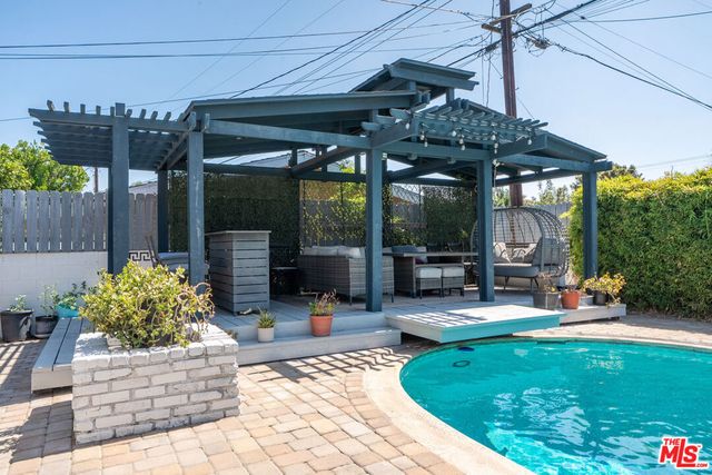 16100 Londelius Street, Los Angeles, CA 91343