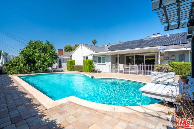 16100 Londelius Street, Los Angeles, CA 91343
