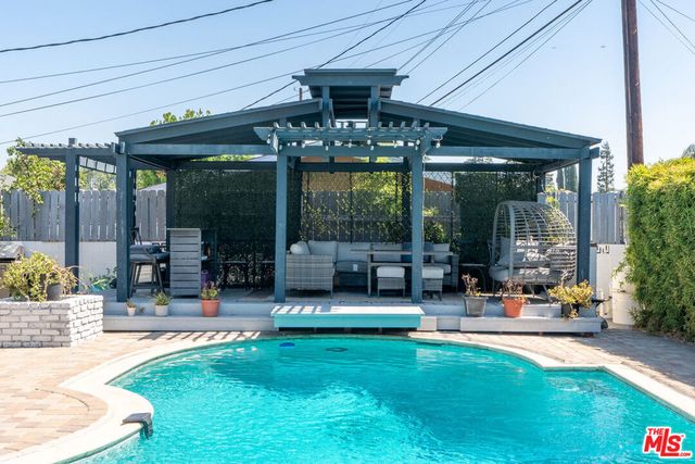 16100 Londelius Street, Los Angeles, CA 91343