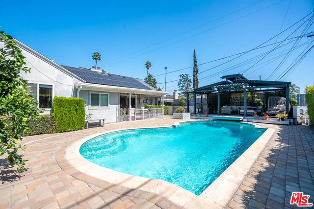 16100 Londelius Street, Los Angeles, CA 91343