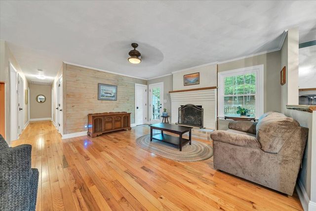 2030 Surrey LN, Roanoke, VA 24012