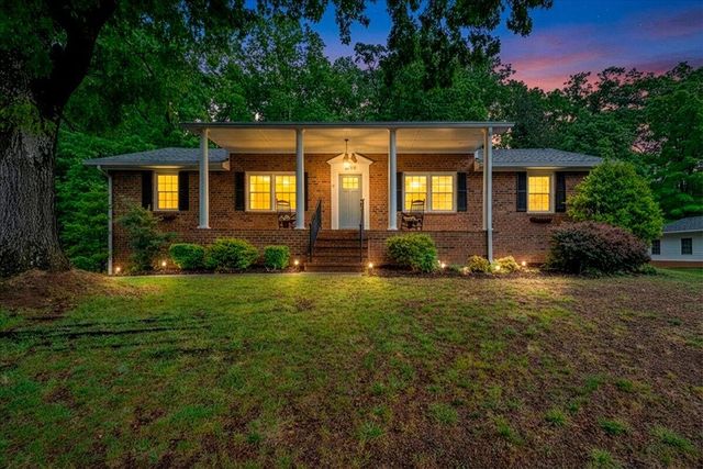 2030 Surrey LN, Roanoke, VA 24012
