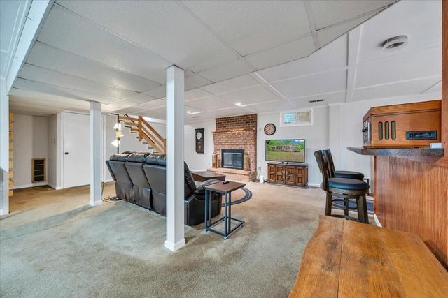 2030 Surrey LN, Roanoke, VA 24012