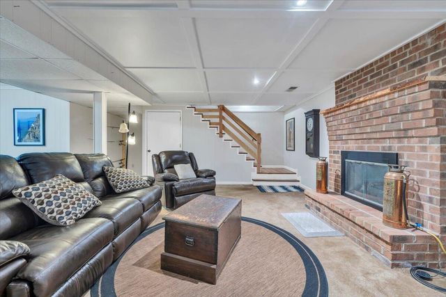 2030 Surrey LN, Roanoke, VA 24012
