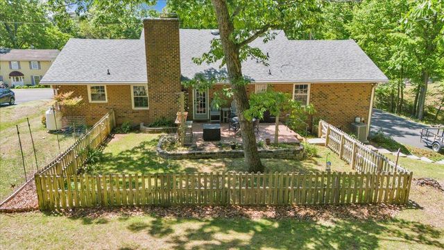 2030 Surrey LN, Roanoke, VA 24012