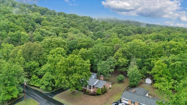 2030 Surrey LN, Roanoke, VA 24012