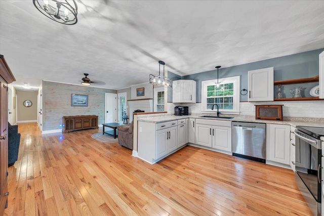 2030 Surrey LN, Roanoke, VA 24012