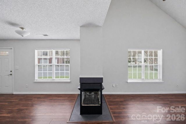 8221 Christmas Court, Charlotte, NC 28216