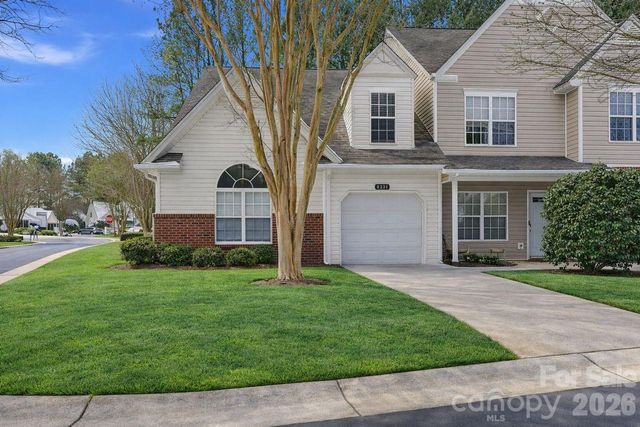8221 Christmas Court, Charlotte, NC 28216