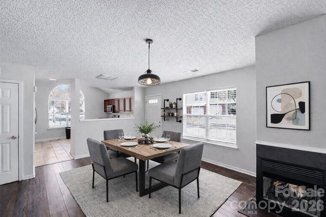 8221 Christmas Court, Charlotte, NC 28216