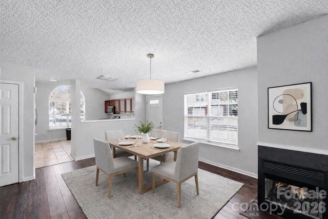 8221 Christmas Court, Charlotte, NC 28216