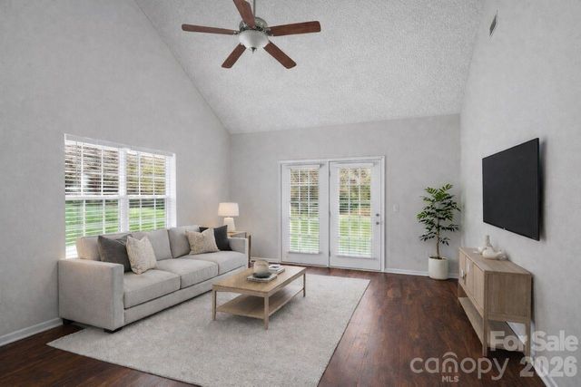 8221 Christmas Court, Charlotte, NC 28216