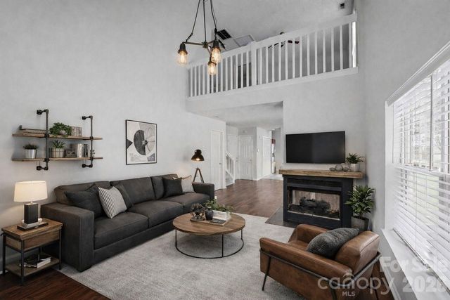 8221 Christmas Court, Charlotte, NC 28216