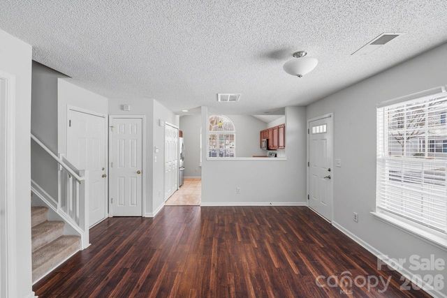 8221 Christmas Court, Charlotte, NC 28216