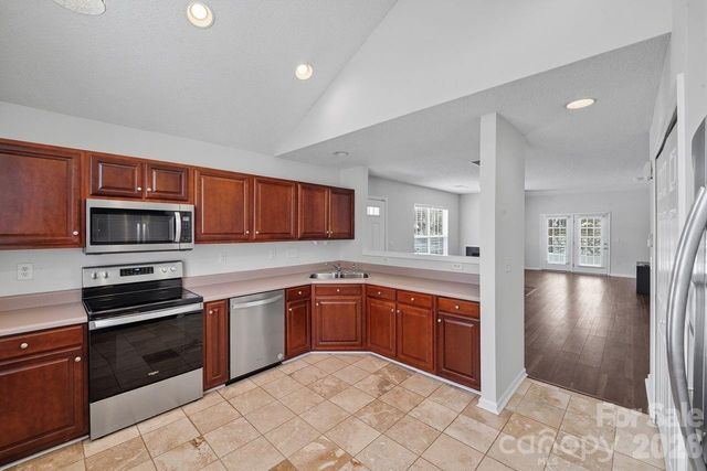 8221 Christmas Court, Charlotte, NC 28216