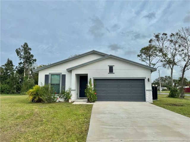 7702 Deer Park Avenue, Fort Pierce, FL 34951