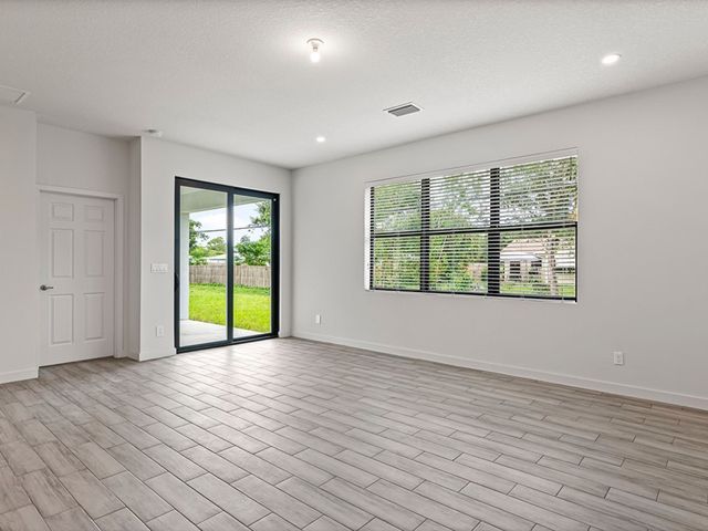 7702 Deer Park Avenue, Fort Pierce, FL 34951