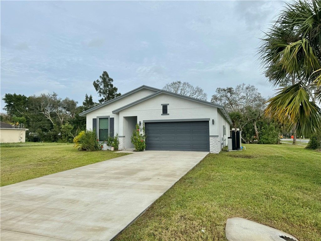 7702 Deer Park Avenue, Fort Pierce, FL 34951