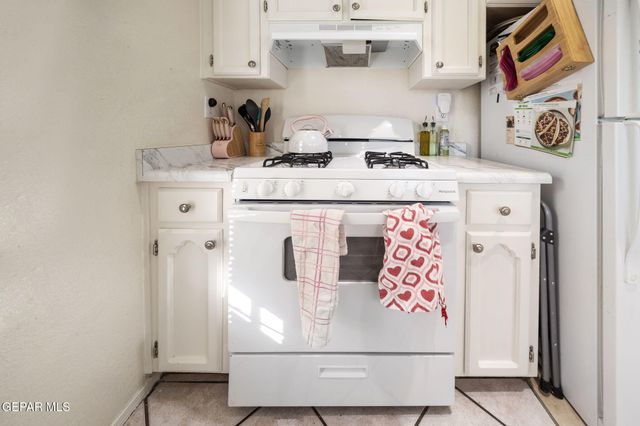 4124 EDGAR PARK Avenue, El Paso, TX 79904