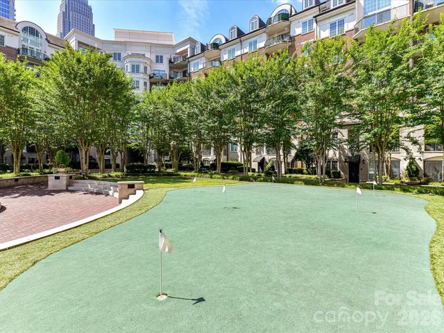 300 W 5th Street 2, Charlotte, NC 28202