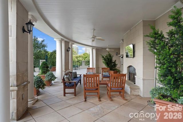 300 W 5th Street 2, Charlotte, NC 28202