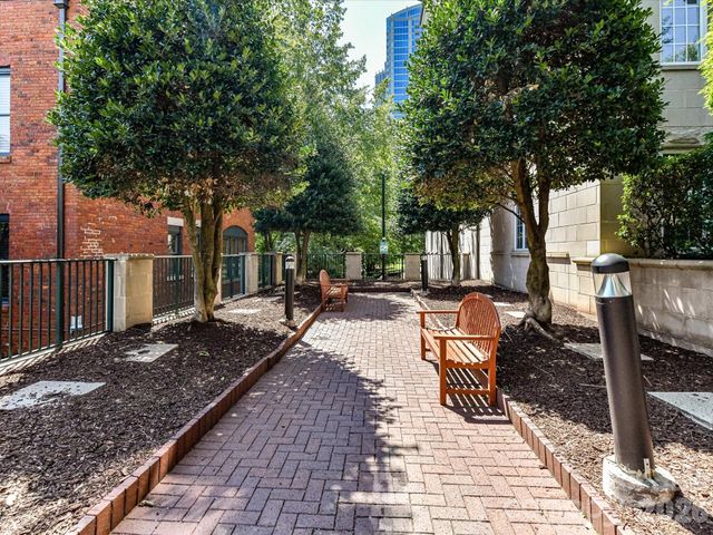300 W 5th Street 2, Charlotte, NC 28202