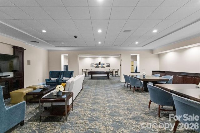300 W 5th Street 2, Charlotte, NC 28202