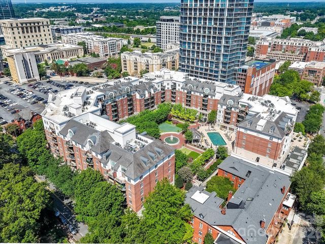 300 W 5th Street 2, Charlotte, NC 28202