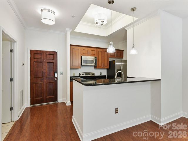 300 W 5th Street 2, Charlotte, NC 28202