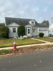 2009 Myrtle Ter, Linden City, NJ 07036