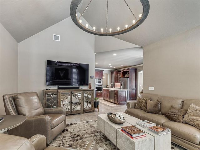 205 Alyssa Lane, Moore, OK 73160