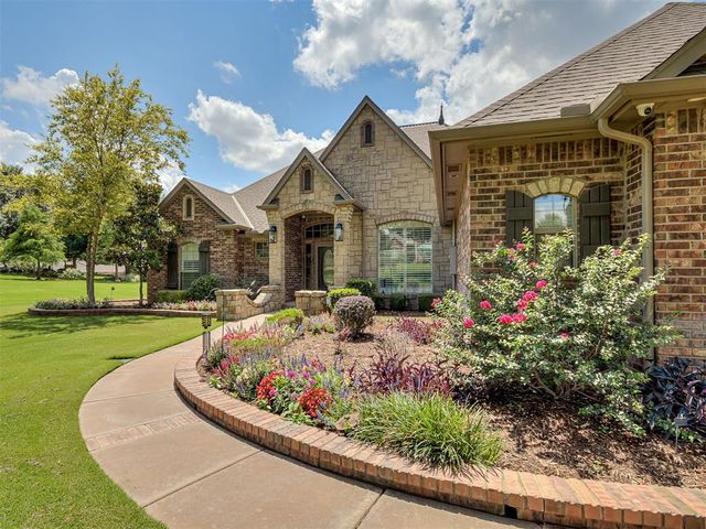 205 Alyssa Lane, Moore, OK 73160