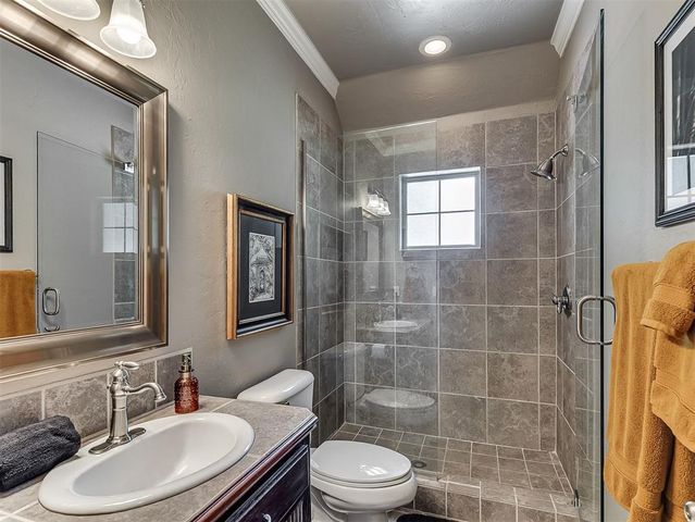 205 Alyssa Lane, Moore, OK 73160