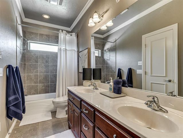 205 Alyssa Lane, Moore, OK 73160