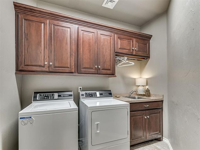 205 Alyssa Lane, Moore, OK 73160