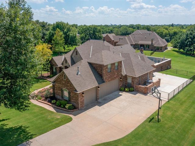 205 Alyssa Lane, Moore, OK 73160
