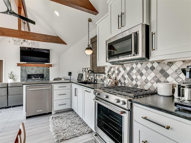 205 Alyssa Lane, Moore, OK 73160