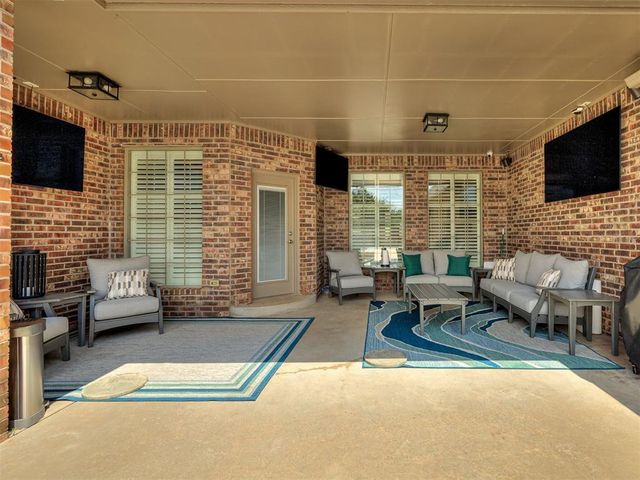 205 Alyssa Lane, Moore, OK 73160