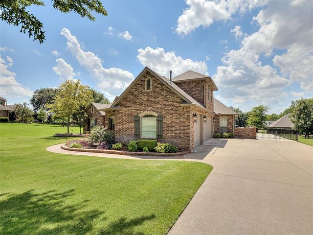 205 Alyssa Lane, Moore, OK 73160