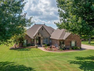 205 Alyssa Lane, Moore, OK 73160