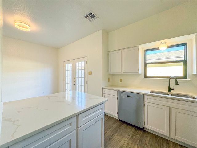 2916 Saint Joseph St D, Corpus Christi, TX 78418