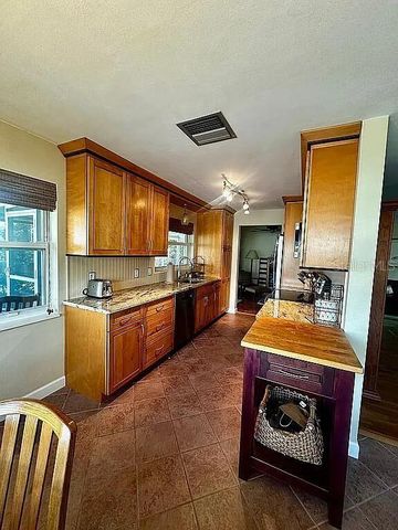 563 GERSHWIN DRIVE, Largo, FL 33771