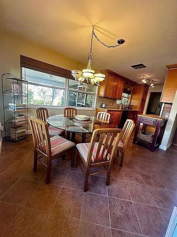 563 GERSHWIN DRIVE, Largo, FL 33771