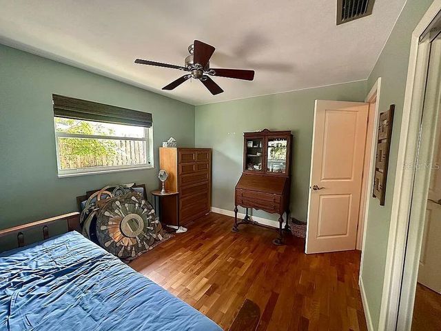 563 GERSHWIN DRIVE, Largo, FL 33771